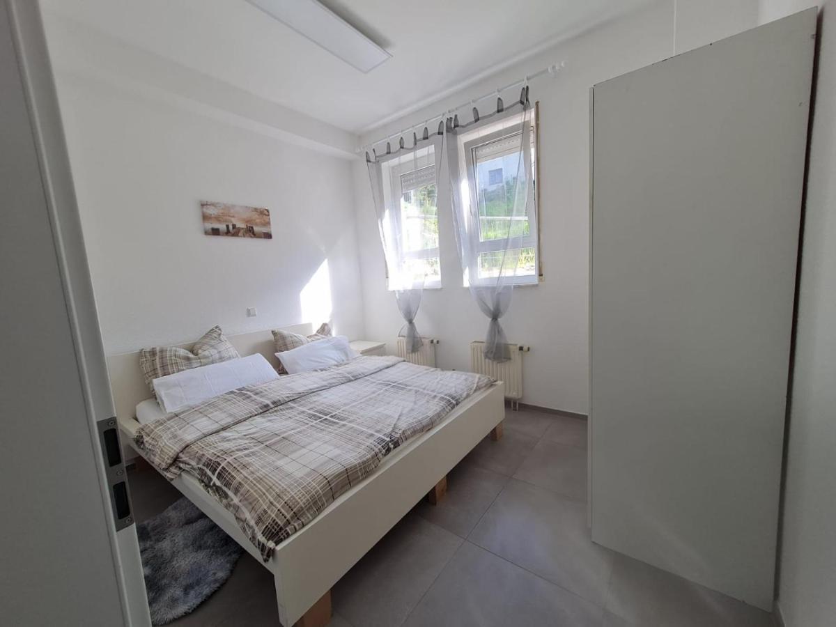 Pension Am Rathaus, 24H Check-In Mundelsheim Екстер'єр фото