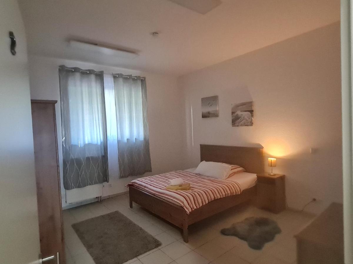 Pension Am Rathaus, 24H Check-In Mundelsheim Екстер'єр фото